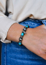 Load image into Gallery viewer, Turquoise Stretch Bracelet
