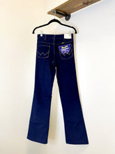 Load image into Gallery viewer, NWT Wrangler Vintage Denim 27
