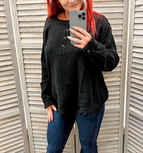 Load image into Gallery viewer, Lovin&#39; Linen Black Top in Black
