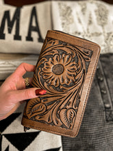 Load image into Gallery viewer, Tanya Tooled Leather Zip Wallet
