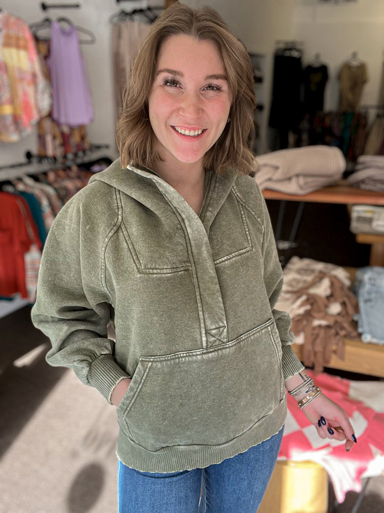 Sierra Breeze Kangaroo Pullover in Olive