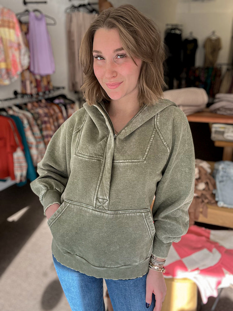 Sierra Breeze Kangaroo Pullover in Olive