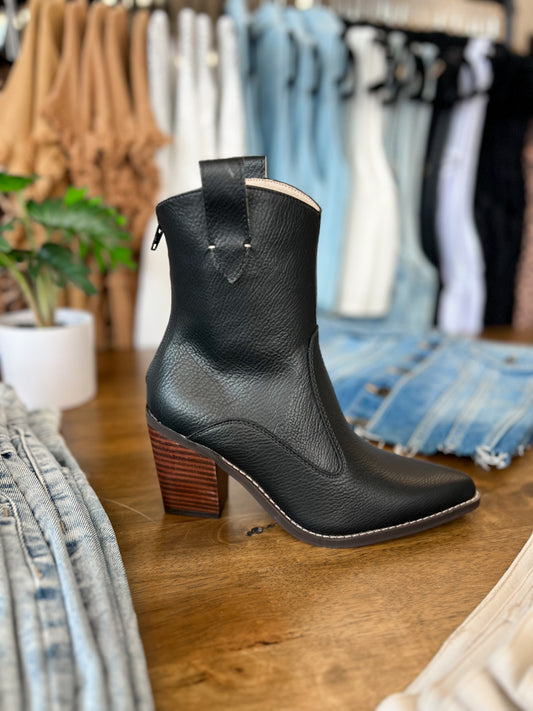 The Tara Black Two Paneled Western Cowboy Boot