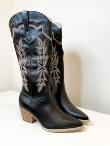 Kick the Dust Up Tall Cowboy Boot in Black