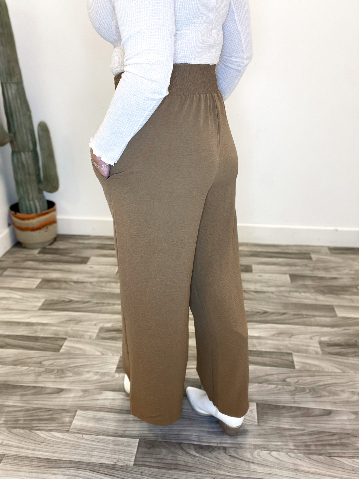 On Your Mark Trouser in Mocha