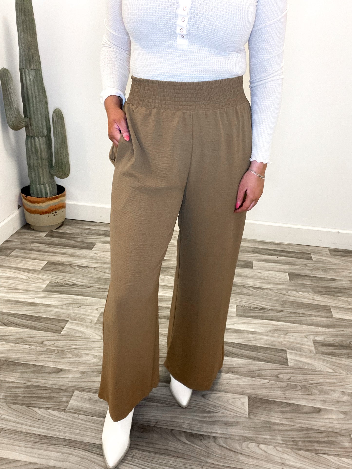 On Your Mark Trouser in Mocha