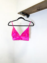 Load image into Gallery viewer, Never Miss A Beat Top in Pink
