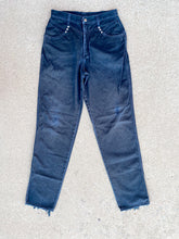 Load image into Gallery viewer, Rockies Vintage Denim 32
