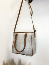 Load image into Gallery viewer, Salt N Pepper Hide Tote
